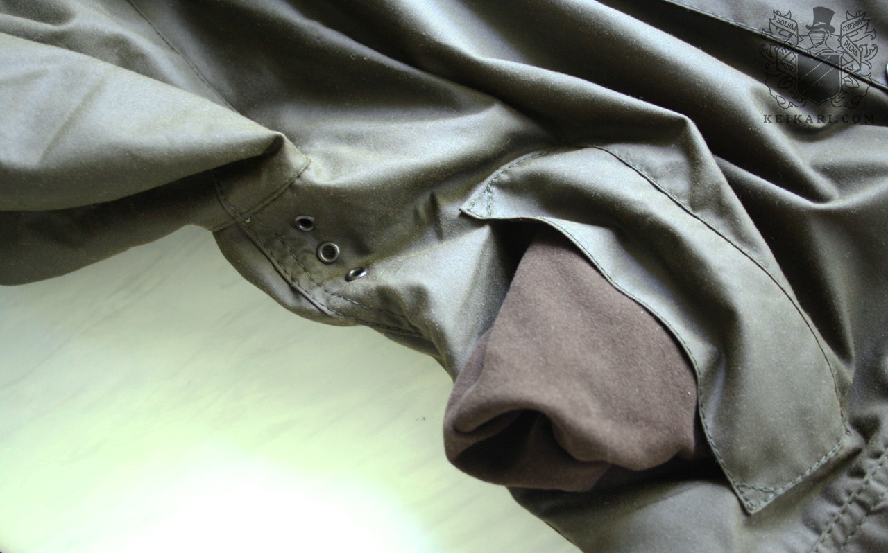 Anatomy_of_the_Barbour_Beaufort_wax_cotton_jacket_at_Keikari_dot_com07