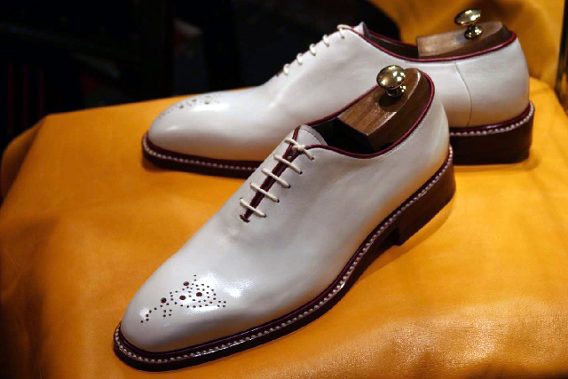 Eksentrisyyksiä - asymmetria, Kielman