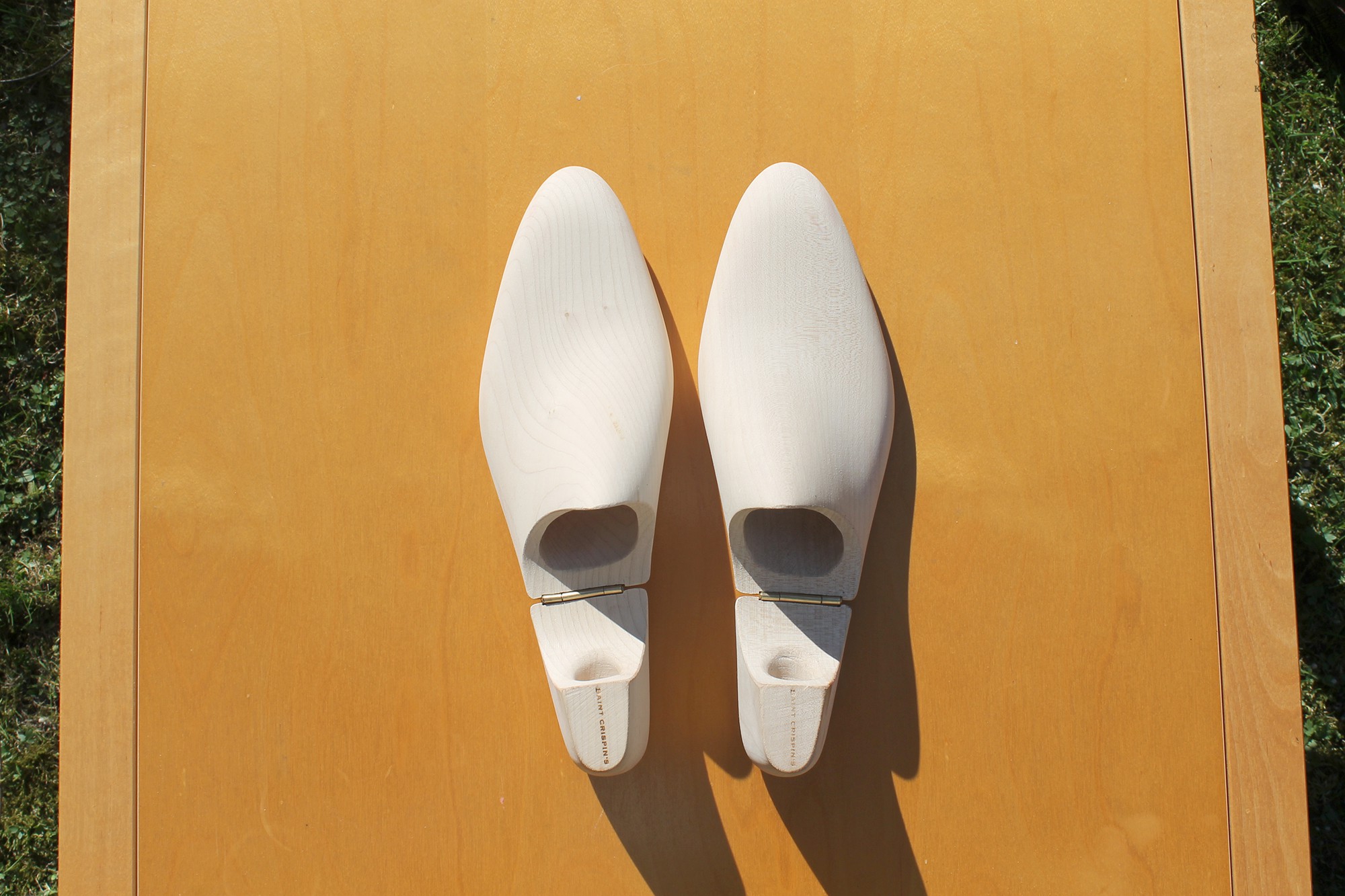 Anatomy_of_Saint_Crispin's_shoes_at_Keikari_dot_com17