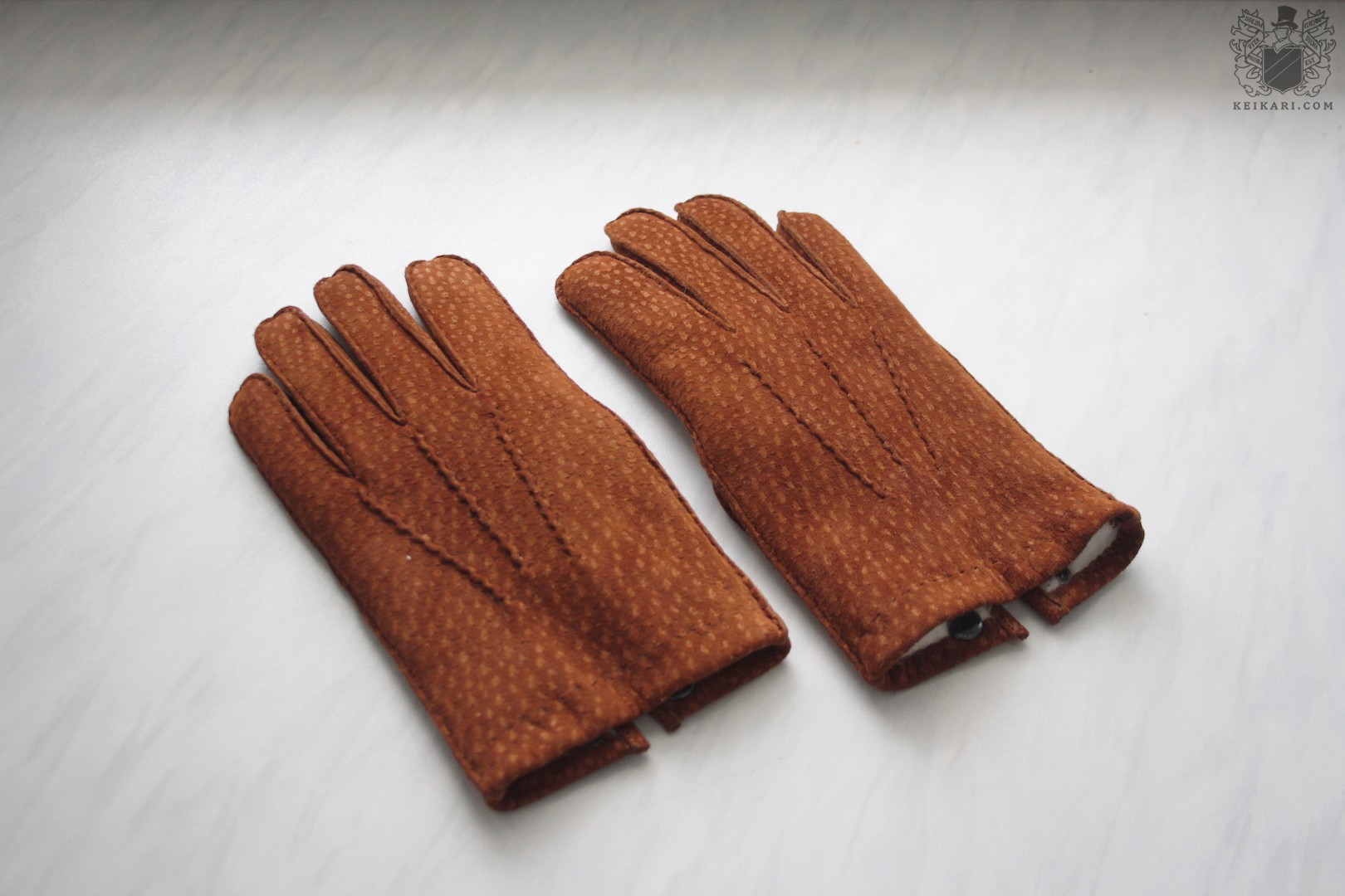 Made_to_measure_gloves_from_Jeeves_Store_at_Keikari_dot_com